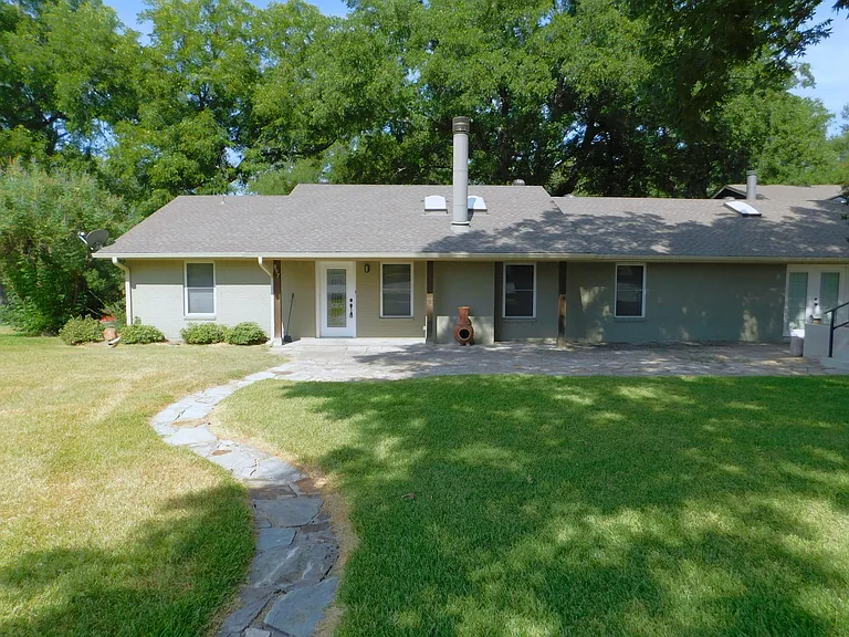 897 John George Ln — Photo 1