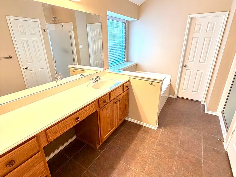 1413 Lacewing Dr — Photo 11