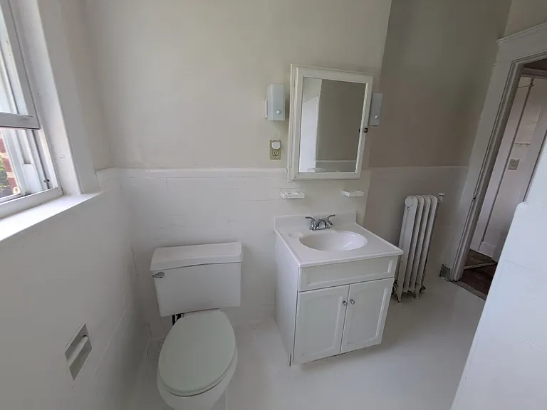 182 Elm St #18B — Photo 4