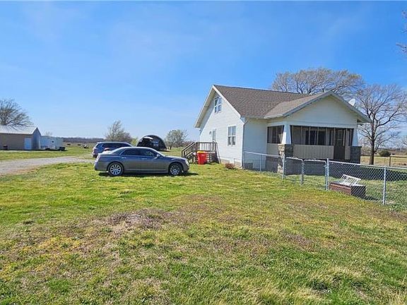 4th image of 103 S Delange Rd