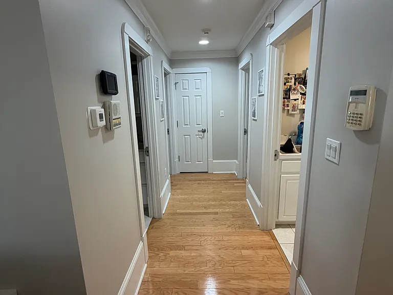 140 E 22nd St #C — Photo 14