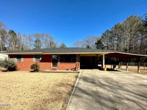 78 Shamrock Dr, Laurel, MS 39443