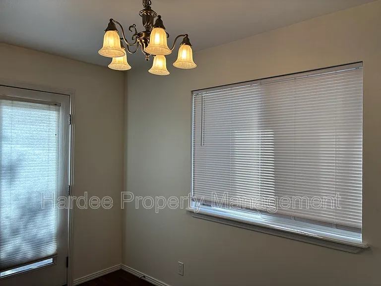 4419 Freemont St — Photo 8