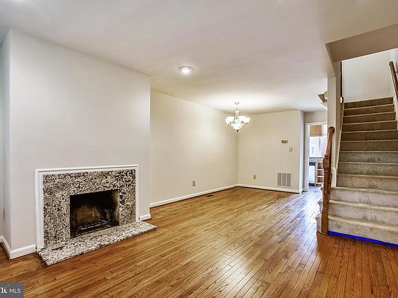 2nd image of 533 Colecroft Ct