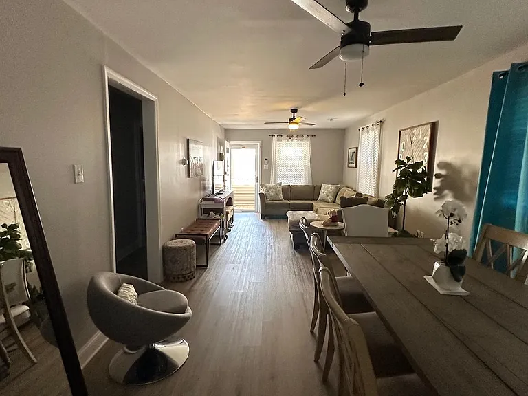202 N Sacramento Ave #B — Photo 30