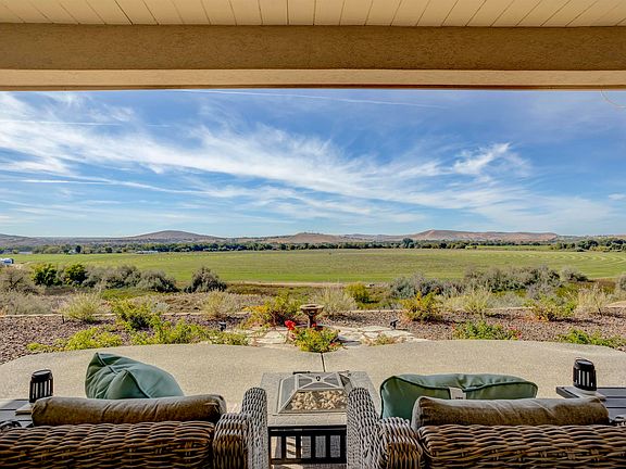 3rd image of 3359 River Valley Dr