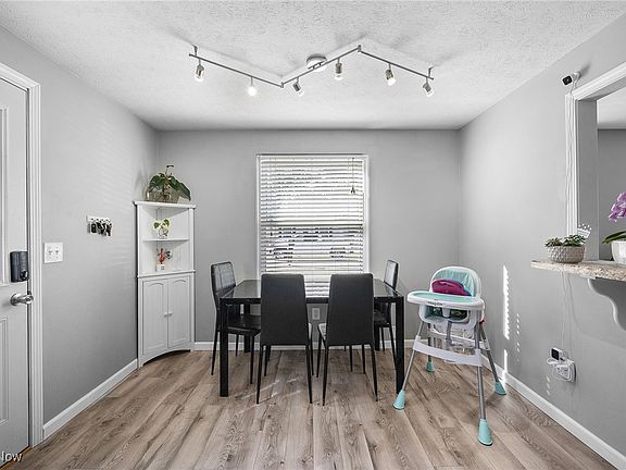 5th image of 5953 Rosebelle Ave