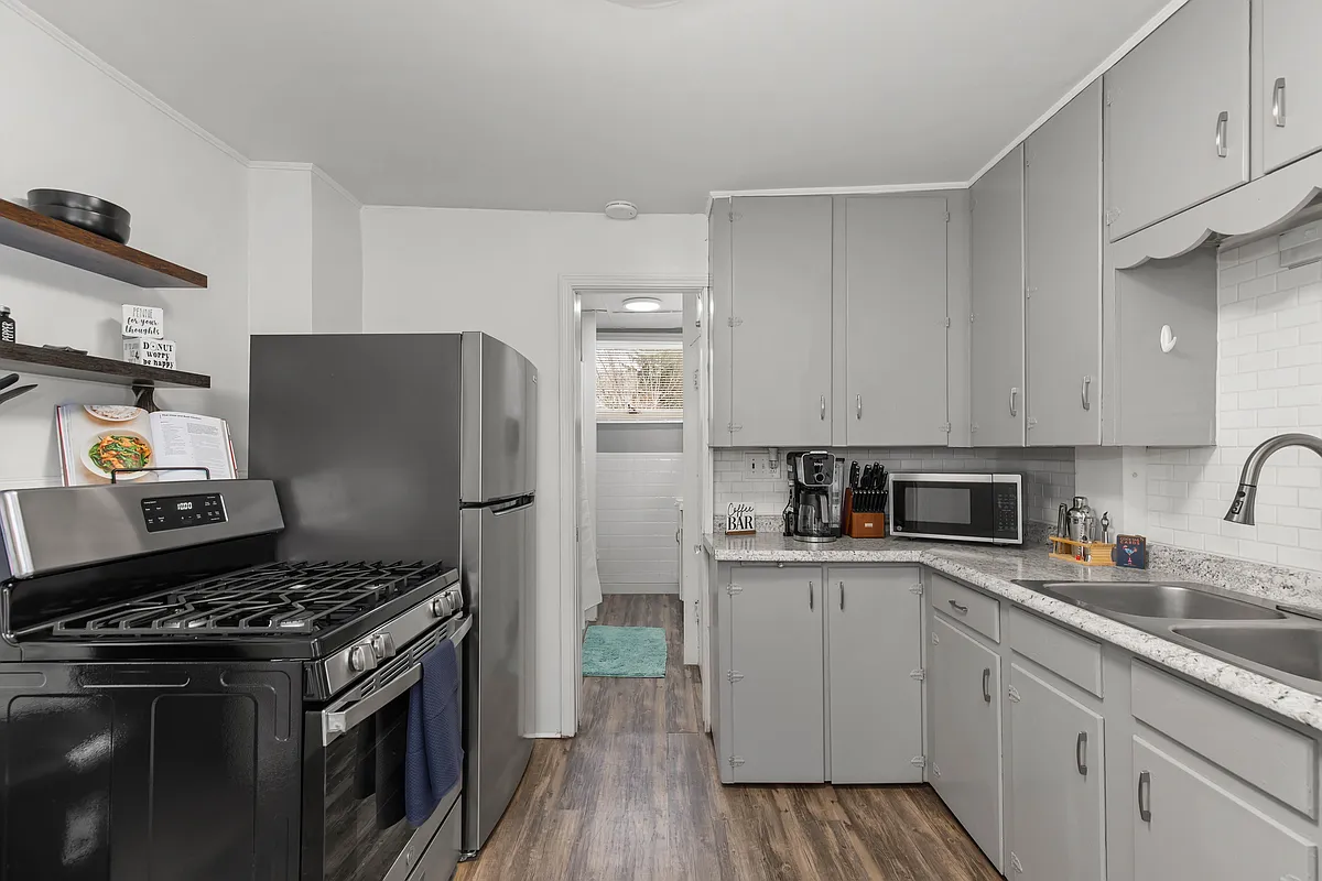 Building Photo - 108 Pharis St #1