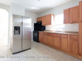 635 Main St APT 1, Pawtucket, RI 02860