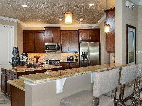 4th image of 520 Bellflower Way