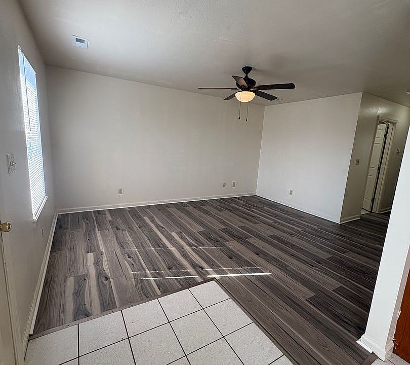 1st image of 305 Clearwater Way