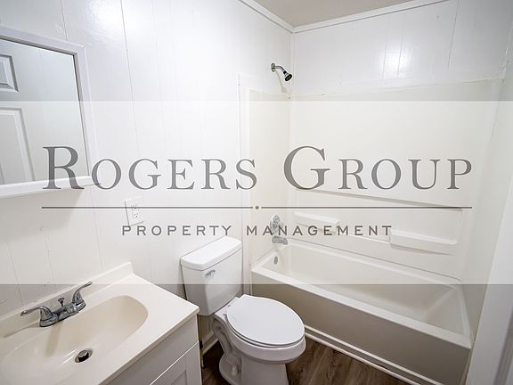 4th image of 804 Roberson St