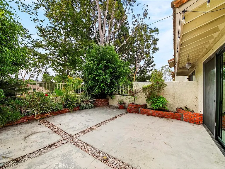 1034 Creekside Dr — Photo 30