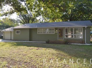 1941 SW 34th St, Topeka, KS 66611