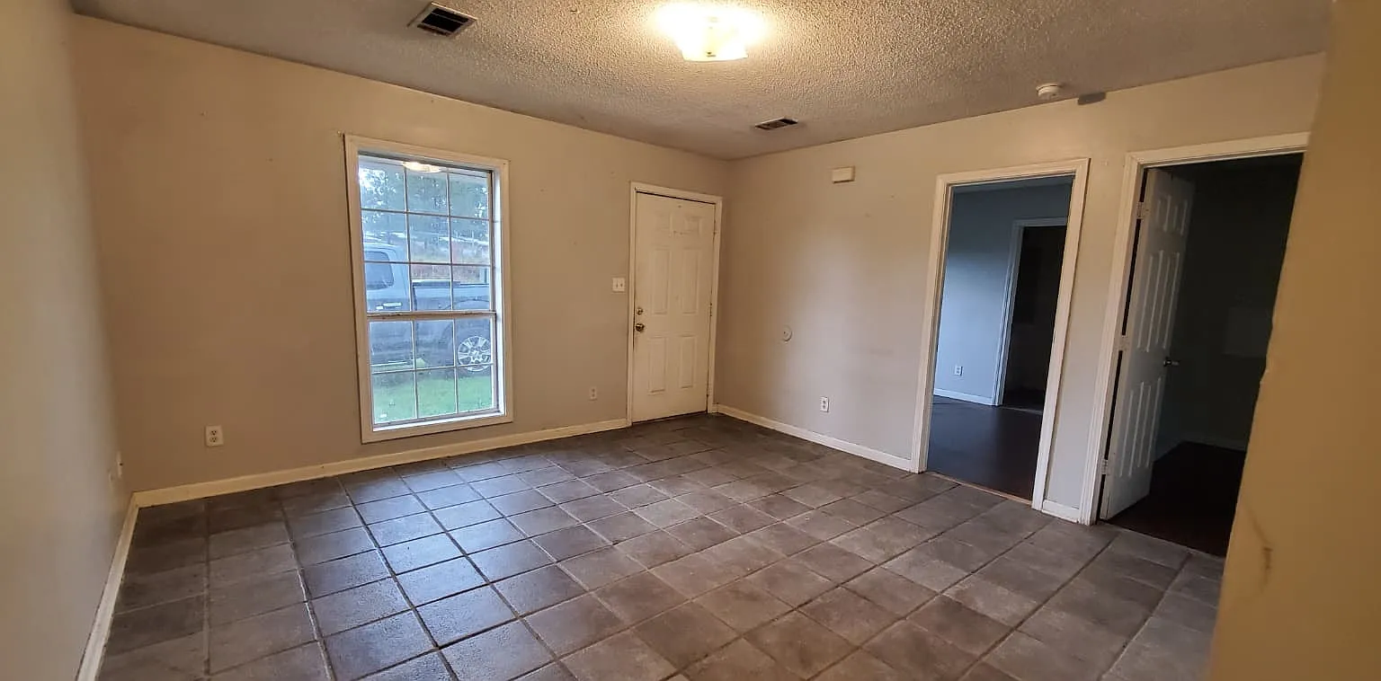 Complex ~ West Tenth Street Verona Ms - 105b — Photo 2