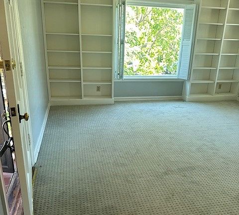 2nd image of 309 Iris St #309