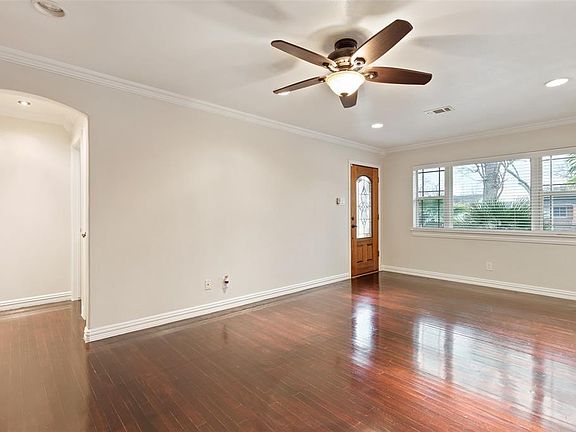 4th image of 2429 Hillsboro Ave