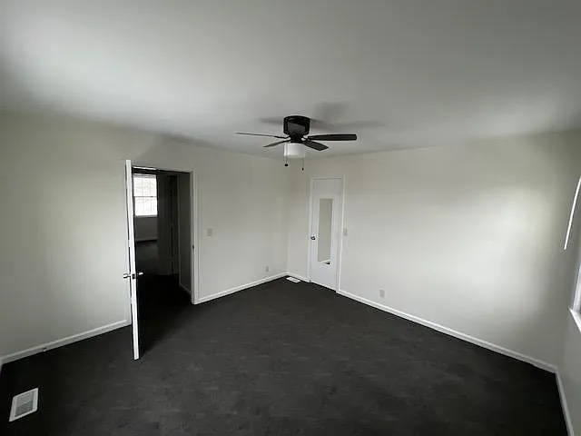 2835 Hillside Dr — Photo 3