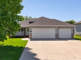 1286 Sunburst Way SE, Hutchinson, MN 55350