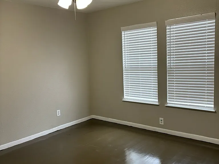 1105 Oakland Dr — Photo 17