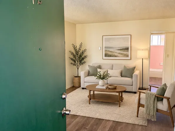 724 E Hardy St APT 19, Inglewood, CA 90301