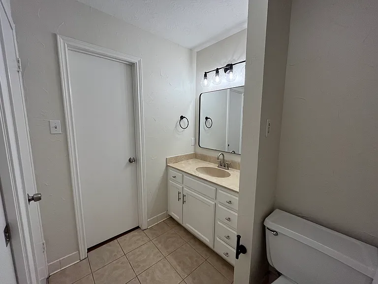 438 Georgetown St — Photo 21