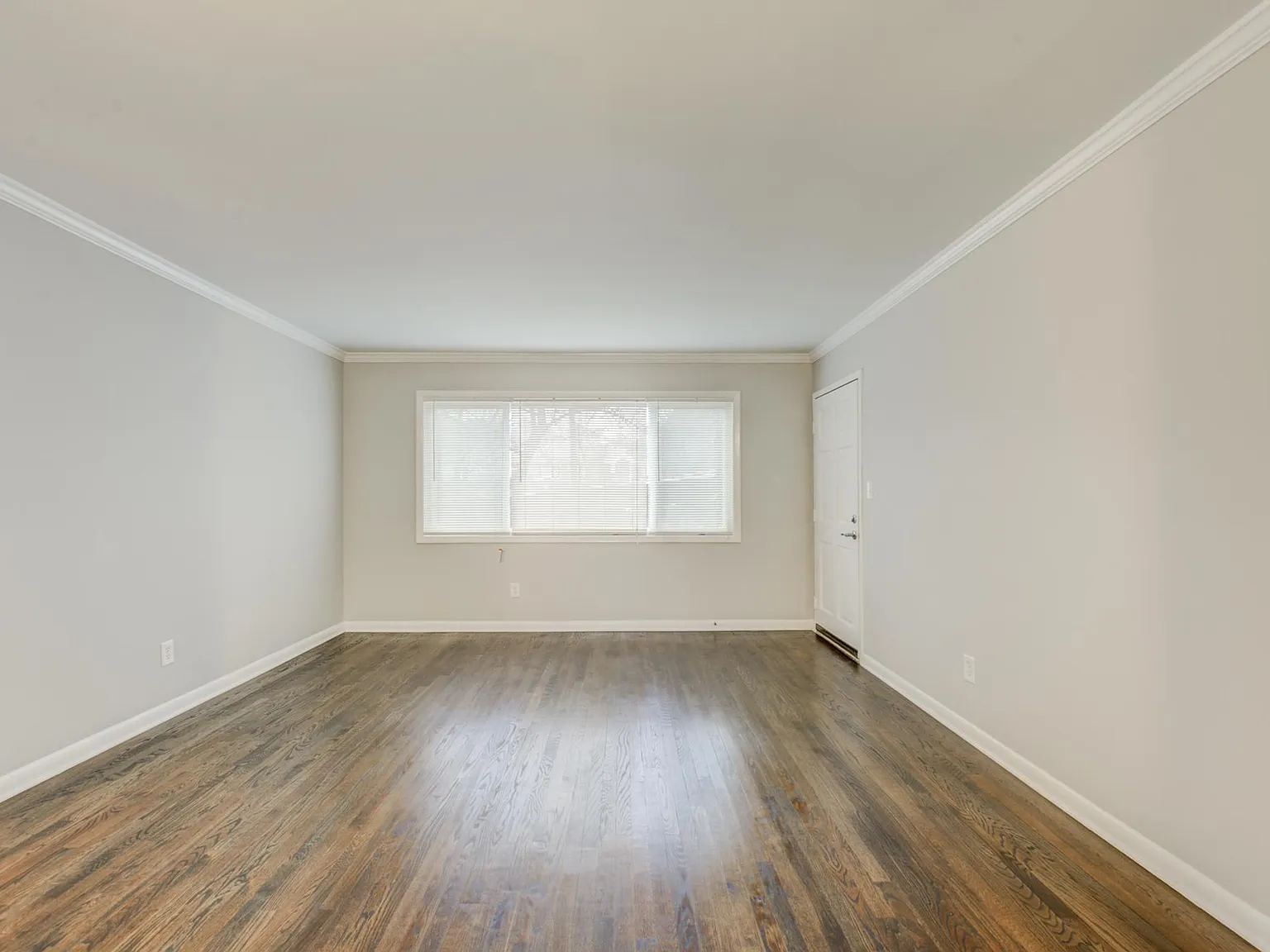 2 bed, 950 sqft, $1,099 — Photo 3