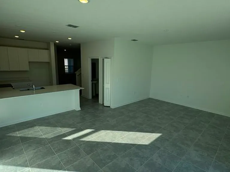 2736 Pierr St — Photo 10