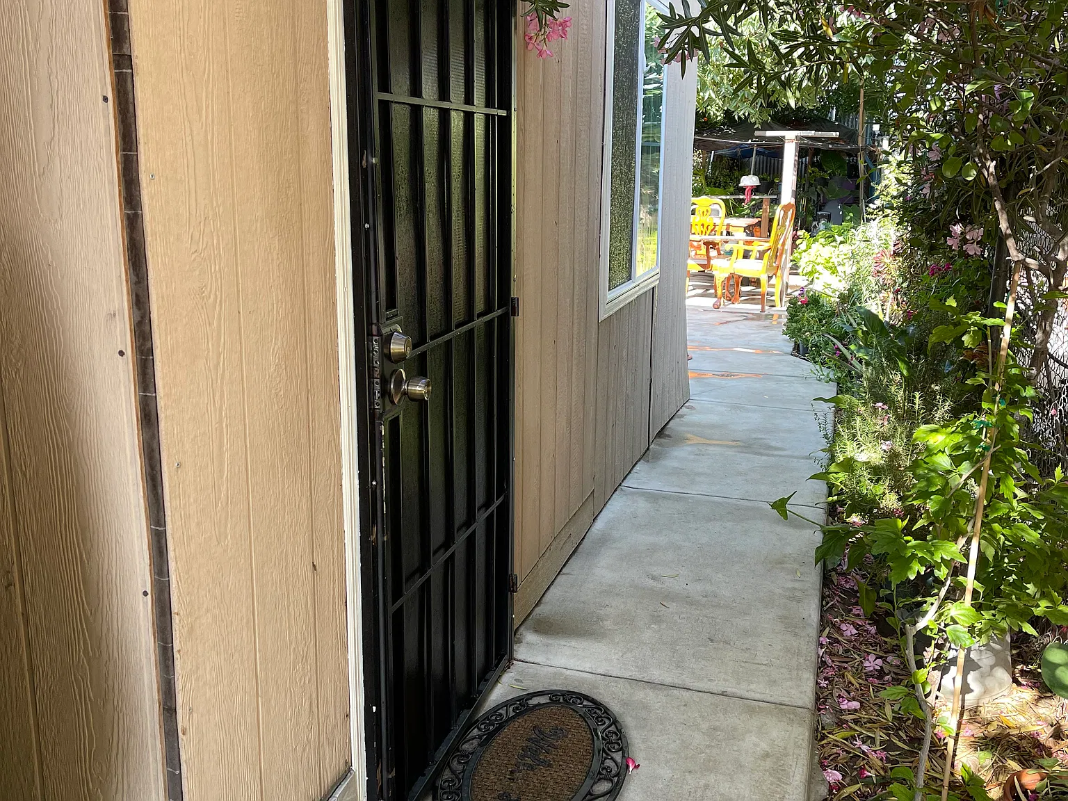 1 bed, $1,000 — Photo 1