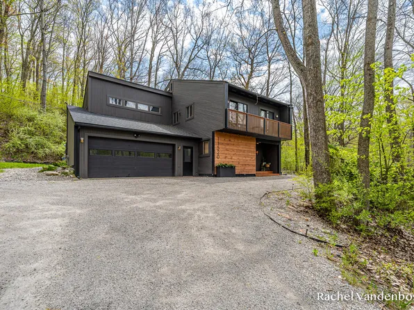 11520 Grand River Dr SE, Lowell, MI 49331