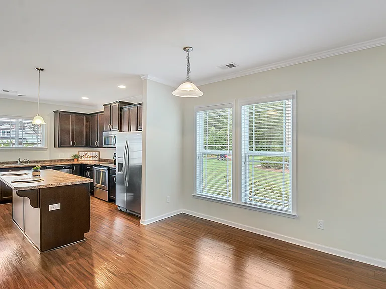 208 Ventura Pl — Photo 7