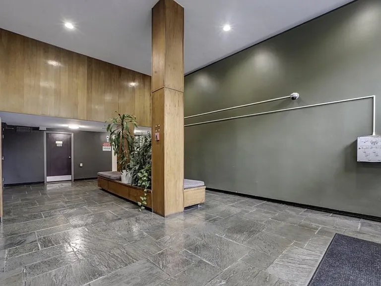 2030 N Adams St — Photo 18