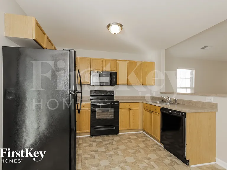 5716 Henderson Oaks Dr — Photo 8