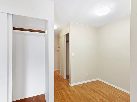 4th image of 325 W 51st St APT 4C