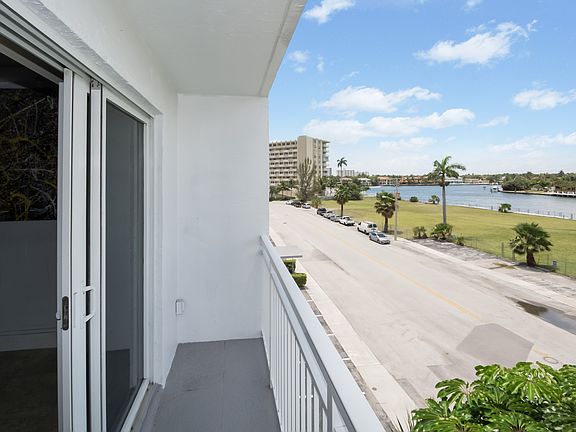 2nd image of 550 Bayshore Dr APT 401