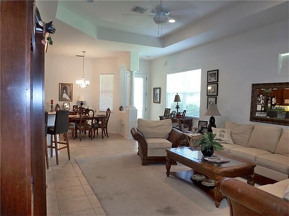 4th image of 20900 Isola Bella Cir