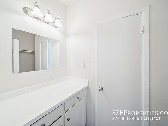 5th image of 1267 Vin Scully Ave APT 8