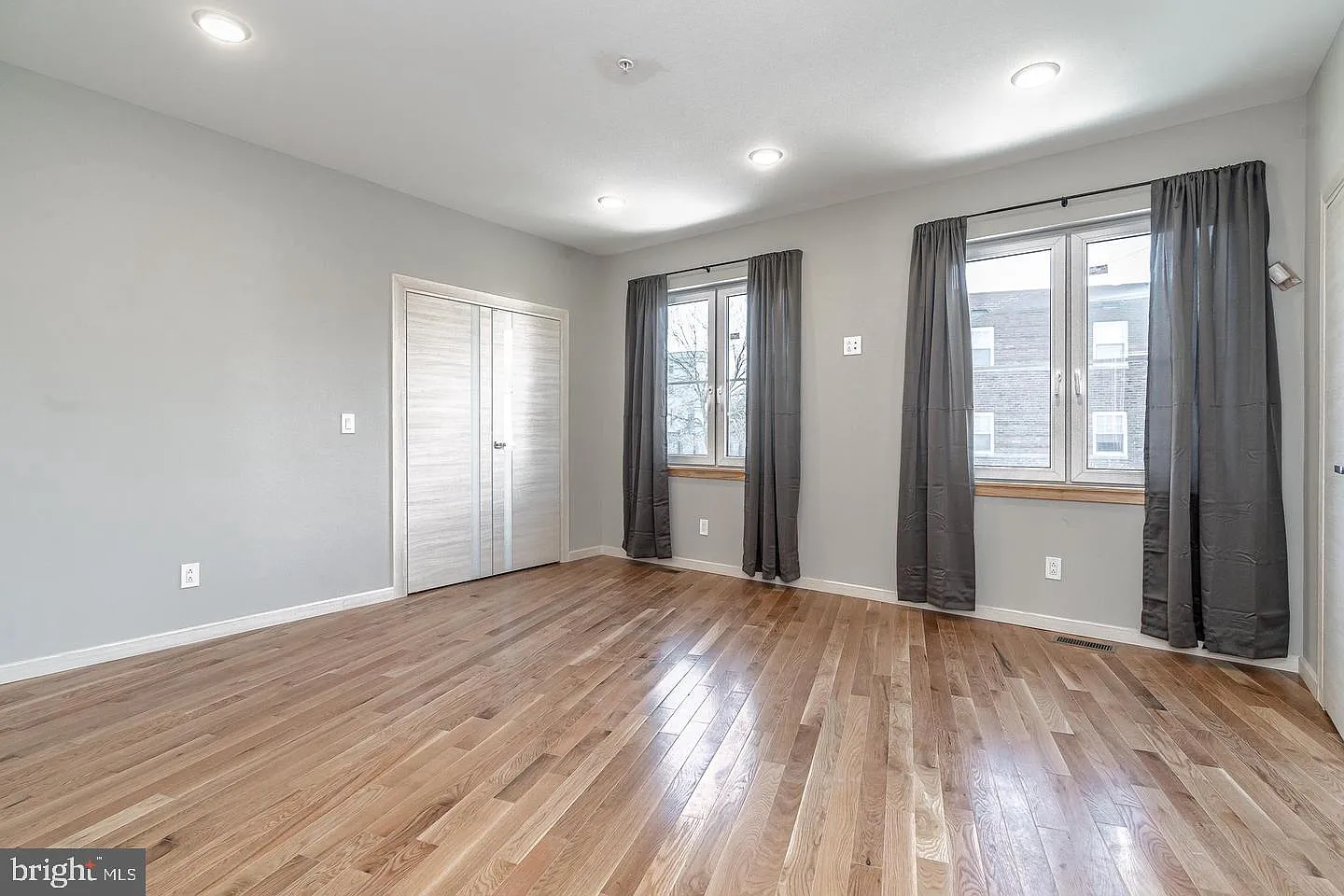 4 bed, 3.5 bath, 2484 sqft, $2,350 — Photo 4