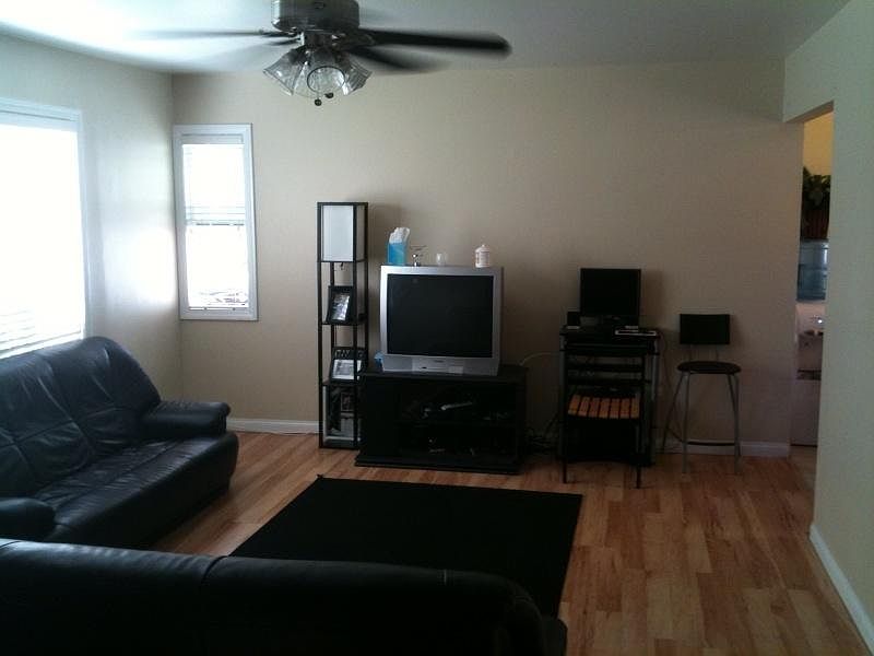 2nd image of 934 S Danehurst Ave