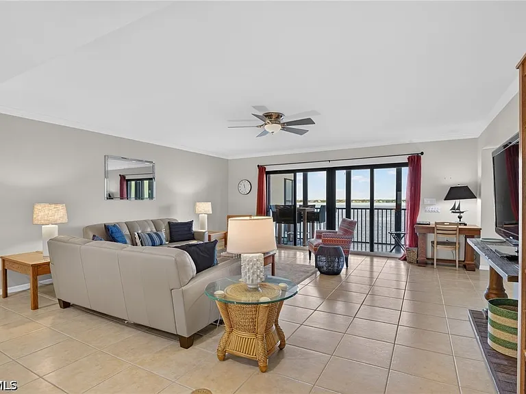 1900 Virginia Ave #503 — Photo 9