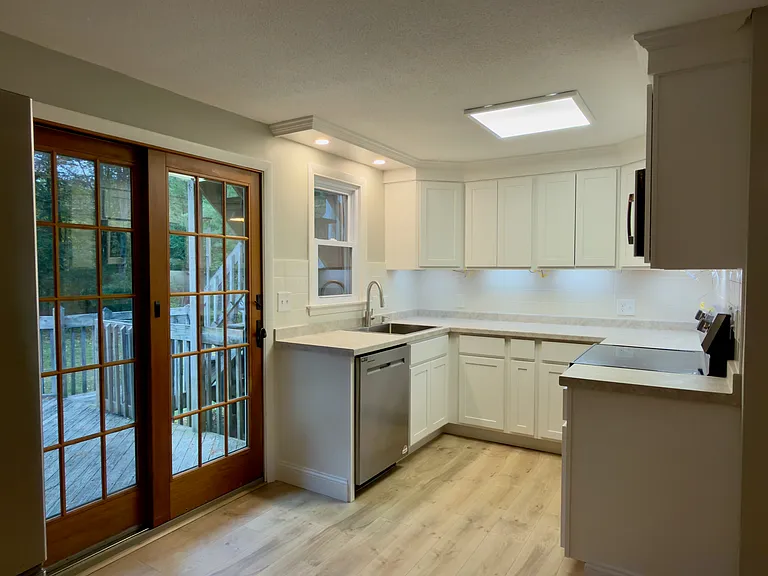 24 Dowd Ave — Photo 8