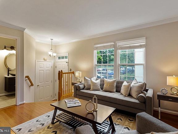 3rd image of 6213 Abbottsbury Row