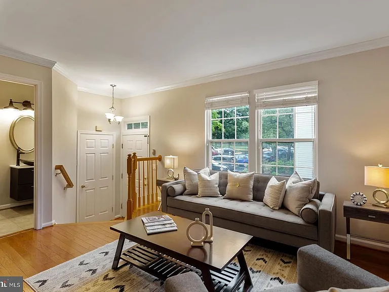 6213 Abbottsbury Row — Photo 3