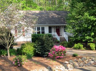 586 Spyglass Ln, Sanford, NC 27332