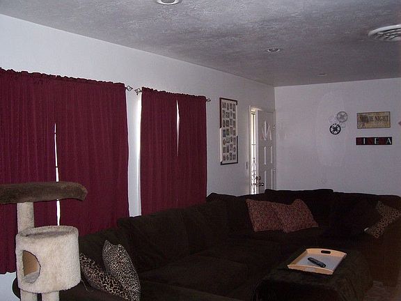 3rd image of 15926 Sequoia Ave