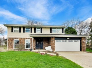 5S671 Buttonwood Ct, Naperville, IL 60540