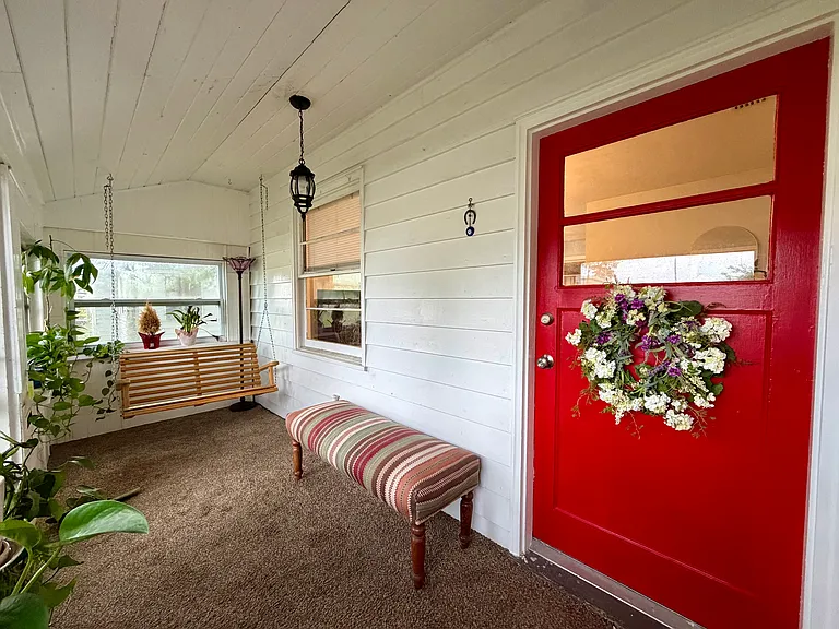 4603 Cambridge Rd — Photo 2