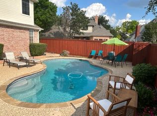 2805 Walnut Ln, Hurst, TX 76054