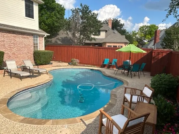 2805 Walnut Ln, Hurst, TX 76054