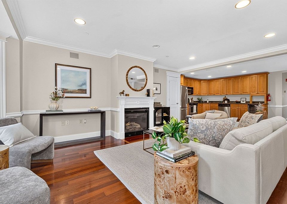 1st image of 161 E Cottage St #2